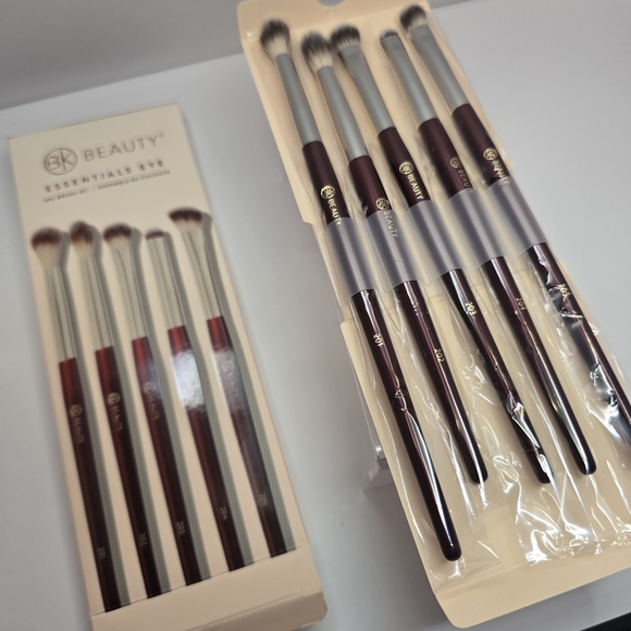 BK Beauty Essentials Eye Brush Set - Picture 4 of 9